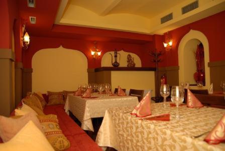 Hotel Satyam Brno Bagian luar foto
