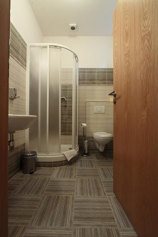 Hotel Satyam Brno Bagian luar foto