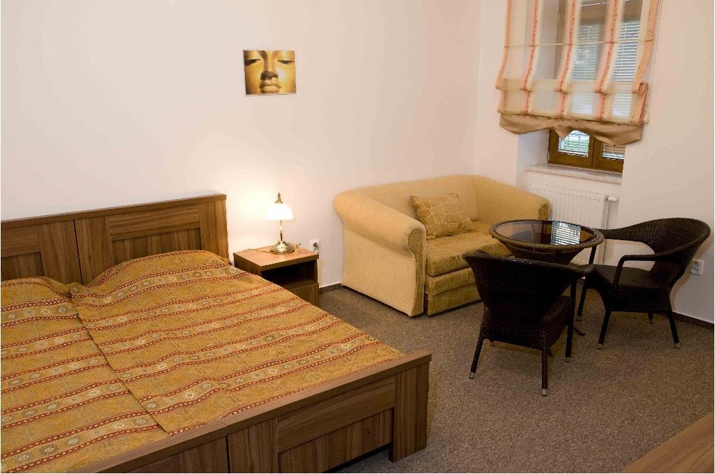 Hotel Satyam Brno Bagian luar foto